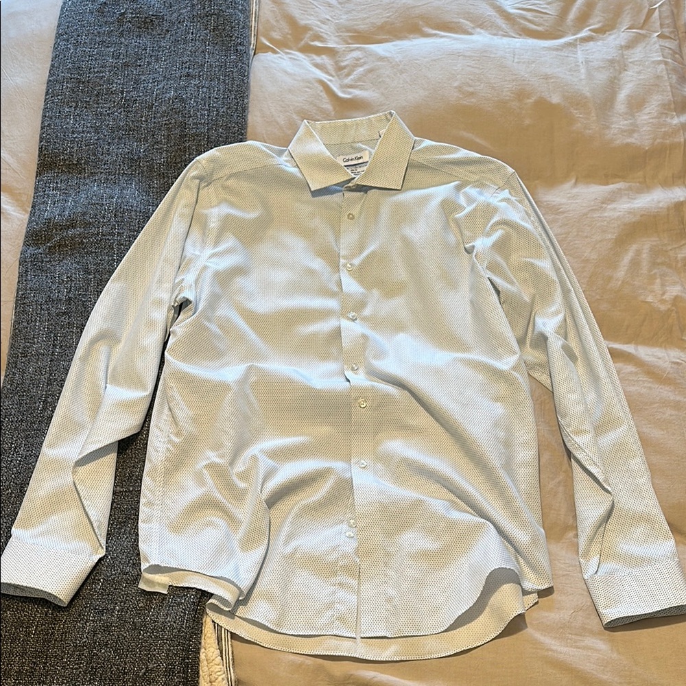 Calvin Klein White Blue-Spec Long-Sleeve Dress Shirt